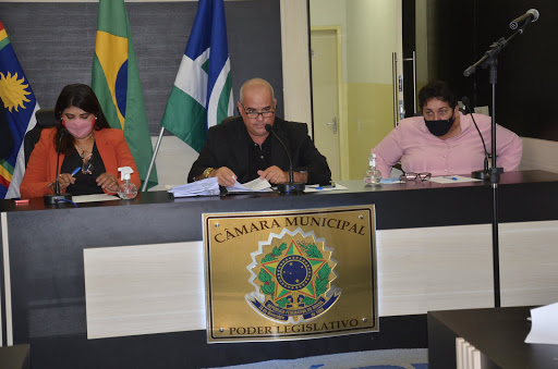 CÂMARA DE VEREADORES DE SURUBIM SE REUNIU NA 1º SESSÃO ORDINÁRIO DO LEGISLATIVO DE 2021.